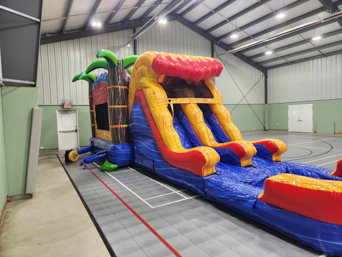 Tropical Splash, an InflataFun VI wet/dry bouncy castle water slide rental for kids' birthday party events in Nanaimo, Victoria, Duncan, Parksville, the Comox Valley and across Vancouver Island